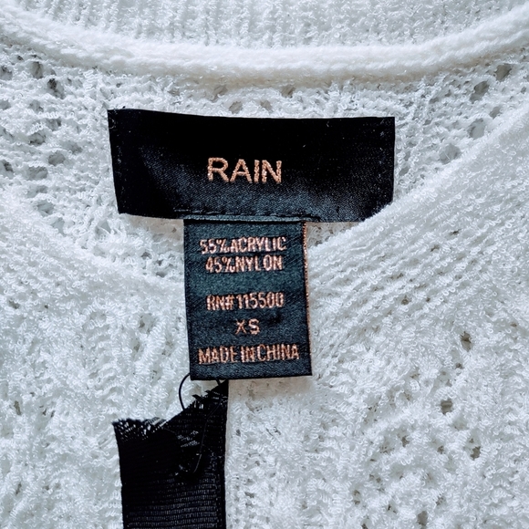 Rain| Size XS Off White/ Ivory Top - Picture 3 of 4
